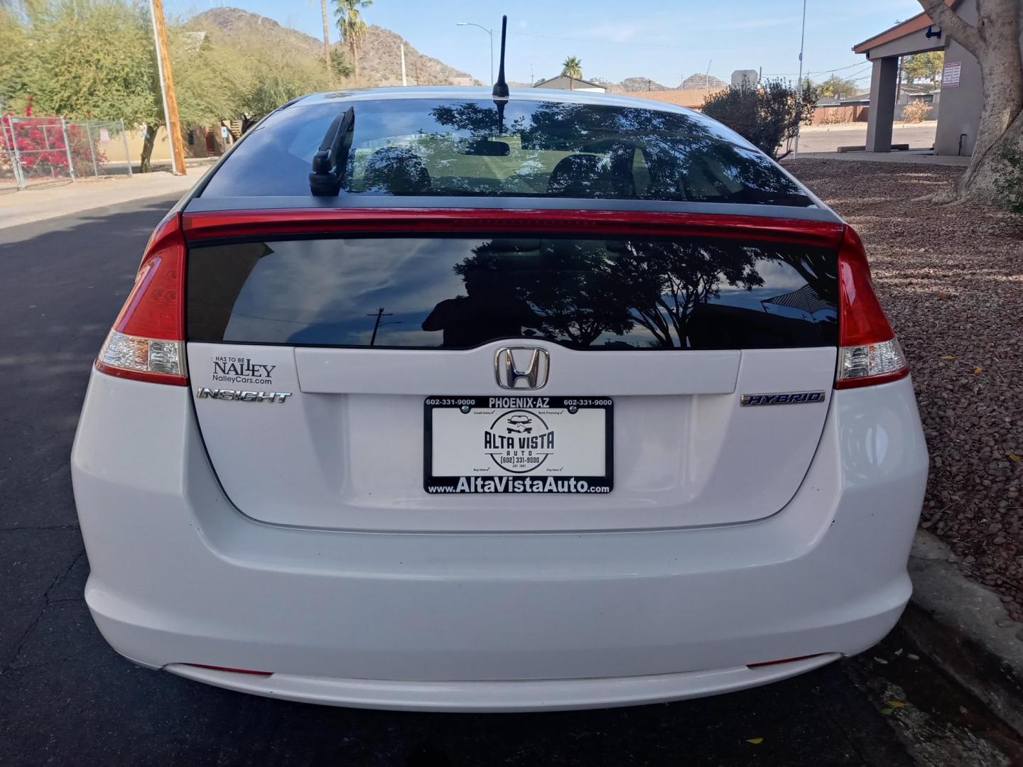 2010 WHITE /gray Honda Insight EX (JHMZE2H73AS) with an 1.3L L4 SOHC 8V HYBRID engine, Continuously Variable Transmisson transmission, located at 323 E Dunlap Ave., Phoenix, AZ, 85020, (602) 331-9000, 33.567677, -112.069000 - 2010 Honda Insight EX……. EXCELLENT condition,…… A Real Must See!!.... No accidents, Power everything, Ice cold ac, gray interior with gray cloth seats in near perfect condition, power windows, power door locks, touch screen stereo/cd player, phone sync, blue tooth, Navigation, clean Arizona - Photo#7