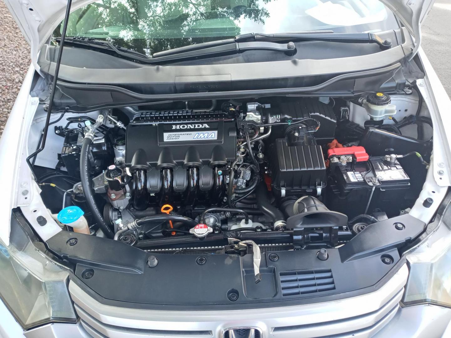 2010 WHITE /gray Honda Insight EX (JHMZE2H73AS) with an 1.3L L4 SOHC 8V HYBRID engine, Continuously Variable Transmisson transmission, located at 323 E Dunlap Ave., Phoenix, AZ, 85020, (602) 331-9000, 33.567677, -112.069000 - 2010 Honda Insight EX……. EXCELLENT condition,…… A Real Must See!!.... No accidents, Power everything, Ice cold ac, gray interior with gray cloth seats in near perfect condition, power windows, power door locks, touch screen stereo/cd player, phone sync, blue tooth, Navigation, clean Arizona - Photo#17