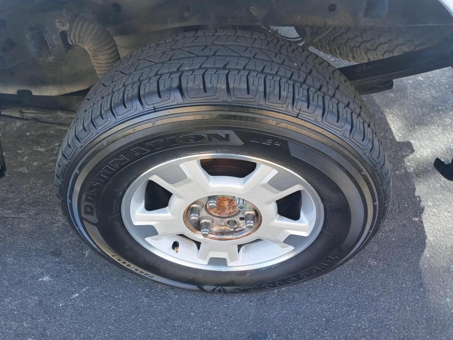 2011 WHITE /gray and black Ford F-150 FX4 SuperCab 6.5-ft. Bed 4WD (1FTFX1EF6BF) with an 5.0L V8 engine, 4-Speed Automatic transmission, located at 323 E Dunlap Ave., Phoenix, AZ, 85020, (602) 331-9000, 33.567677, -112.069000 - Photo#16