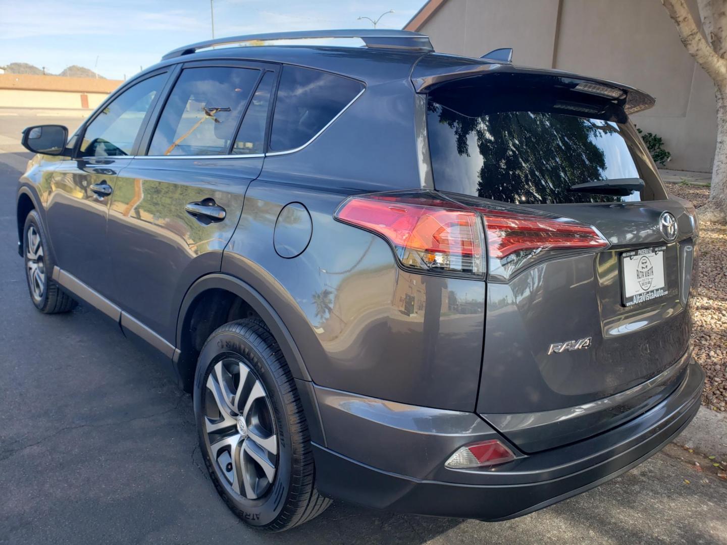 2017 gray /gray and black Toyota RAV4 LE FWD (2T3ZFREV2HW) with an 2.5L L4 DOHC 16V engine, 6A transmission, located at 323 E Dunlap Ave., Phoenix, AZ, 85020, (602) 331-9000, 33.567677, -112.069000 - Photo#5