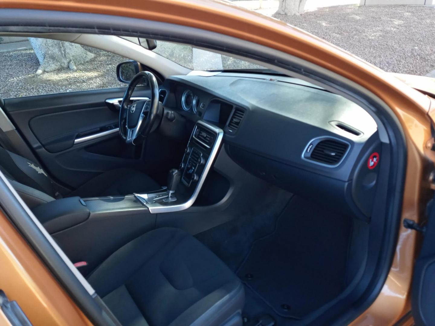 2012 bronze /gray and black Volvo S60 T5 (YV1622FS2C2) with an 2.5L L5 DOHC 20V TURBO engine, 6-Speed Automatic transmission, located at 323 E Dunlap Ave., Phoenix, AZ, 85020, (602) 331-9000, 33.567677, -112.069000 - Photo#12