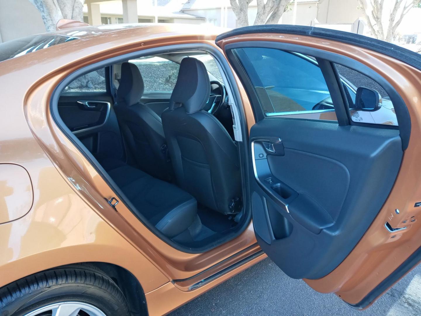 2012 bronze /gray and black Volvo S60 T5 (YV1622FS2C2) with an 2.5L L5 DOHC 20V TURBO engine, 6-Speed Automatic transmission, located at 323 E Dunlap Ave., Phoenix, AZ, 85020, (602) 331-9000, 33.567677, -112.069000 - Photo#13