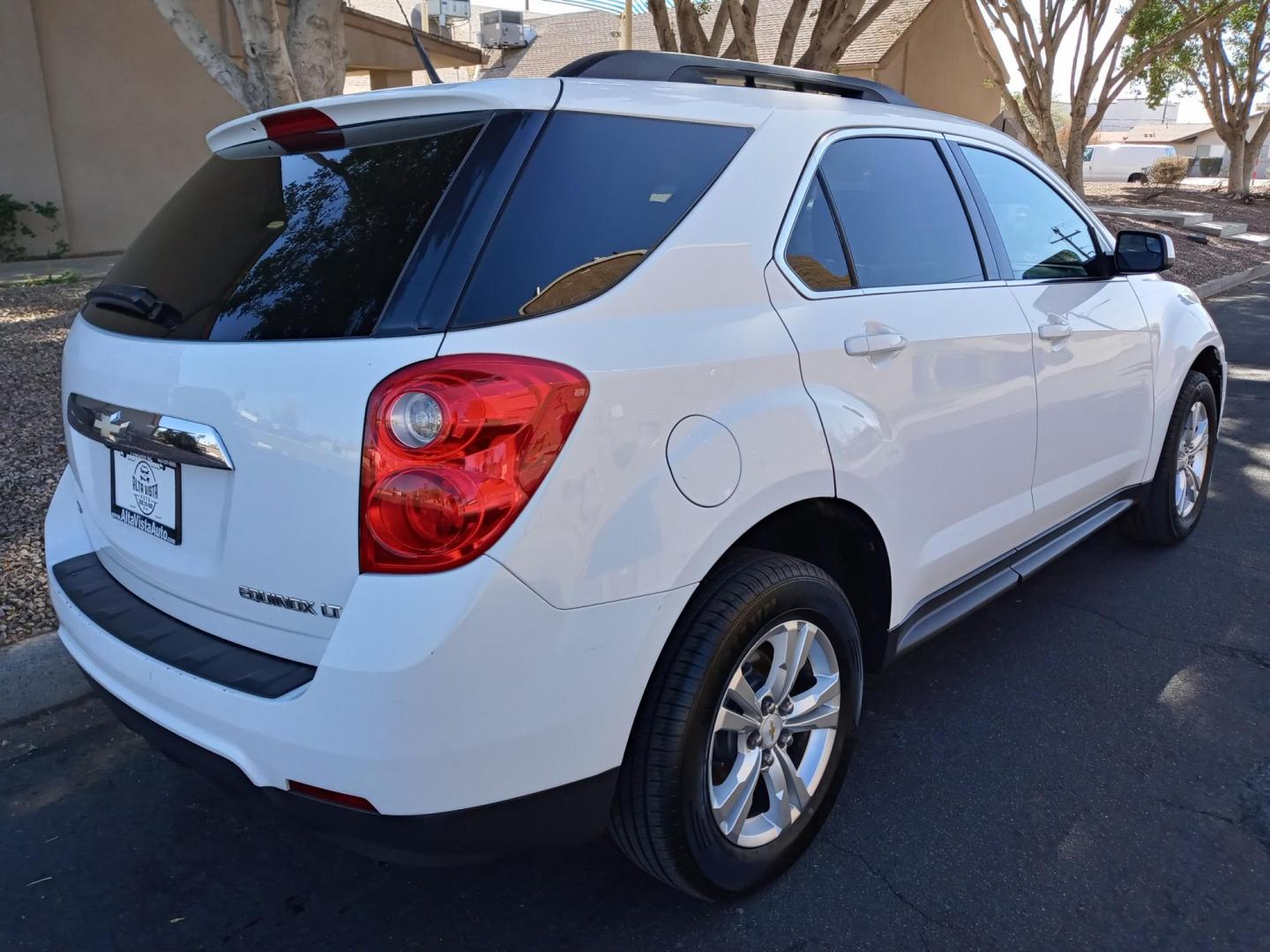 2013 WHITE /gray and black Chevrolet Equinox 1LT AWD (2GNFLEEK0D6) with an 2.4L L4 DOHC 16V engine, 6-Speed Automatic transmission, located at 323 E Dunlap Ave., Phoenix, AZ, 85020, (602) 331-9000, 33.567677, -112.069000 - Photo#3